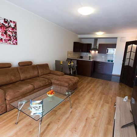 Pcd Aparthotel Wola Варшава Екстериор снимка