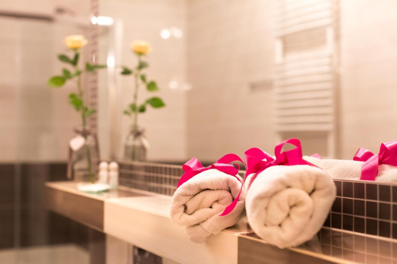 Pcd Aparthotel Wola Варшава Екстериор снимка