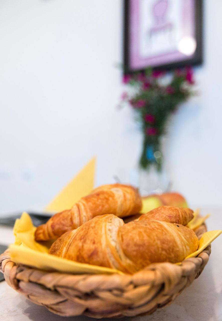 Pcd Aparthotel Wola Варшава Екстериор снимка