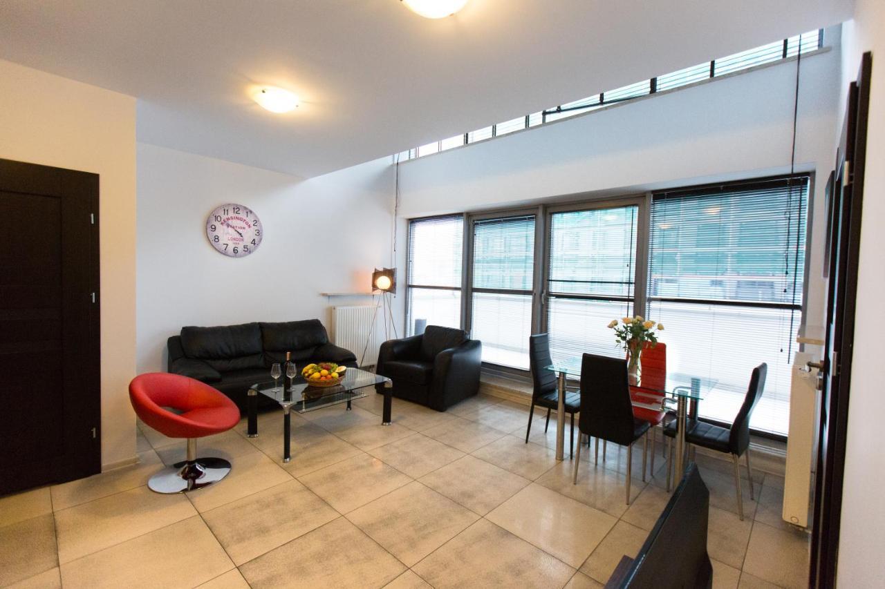 Pcd Aparthotel Wola Варшава Екстериор снимка