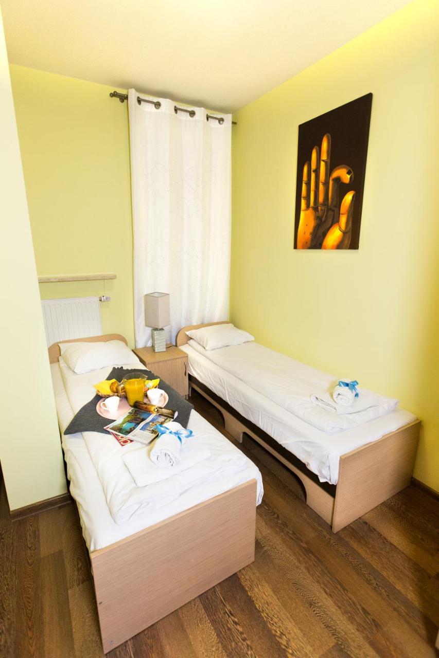 Pcd Aparthotel Wola Варшава Екстериор снимка