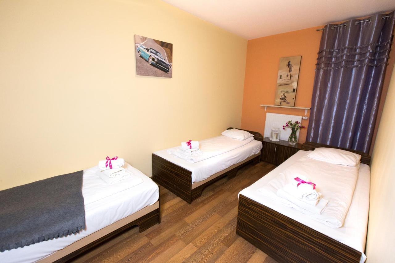 Pcd Aparthotel Wola Варшава Екстериор снимка