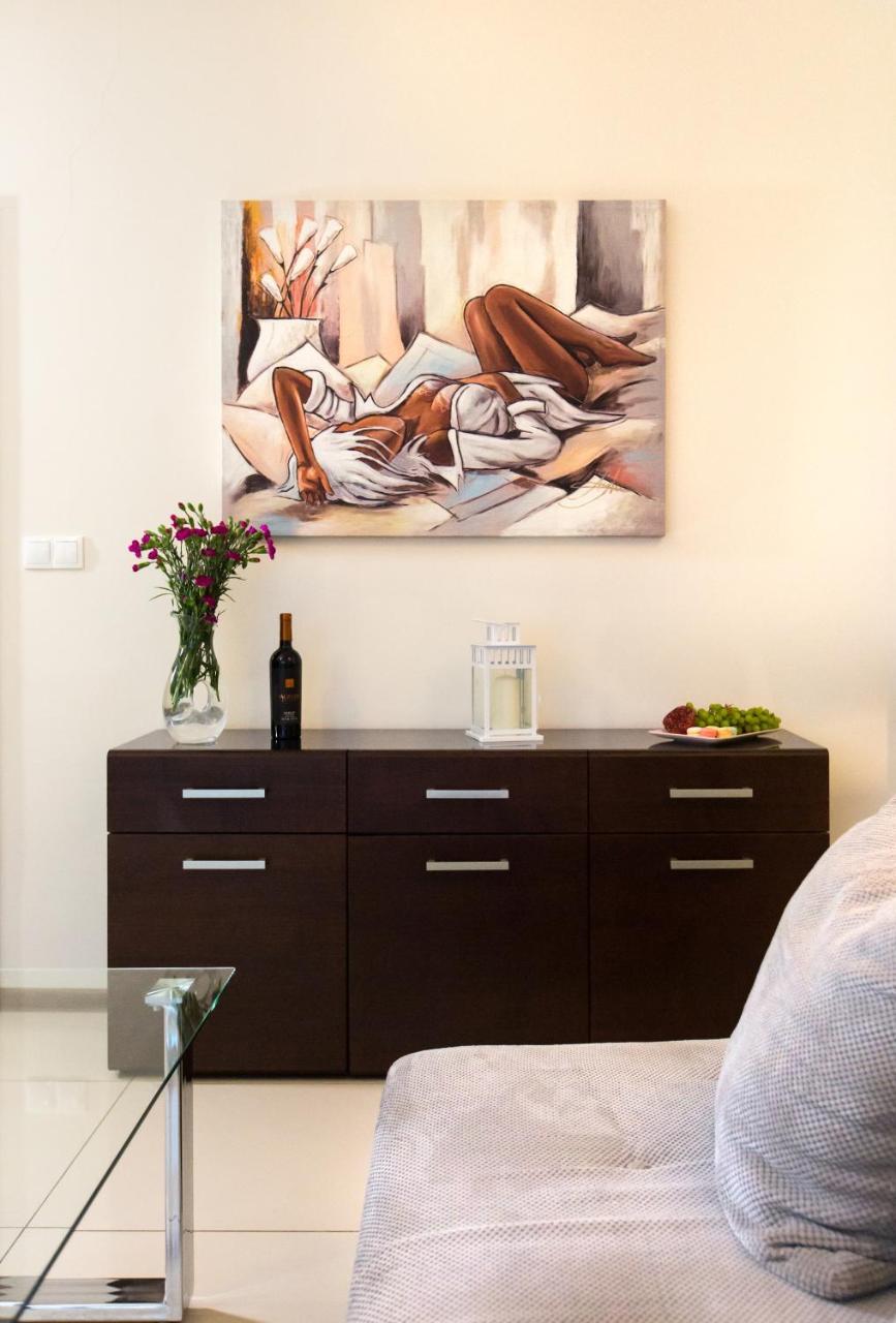 Pcd Aparthotel Wola Варшава Екстериор снимка