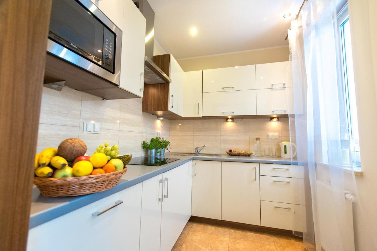 Pcd Aparthotel Wola Варшава Екстериор снимка