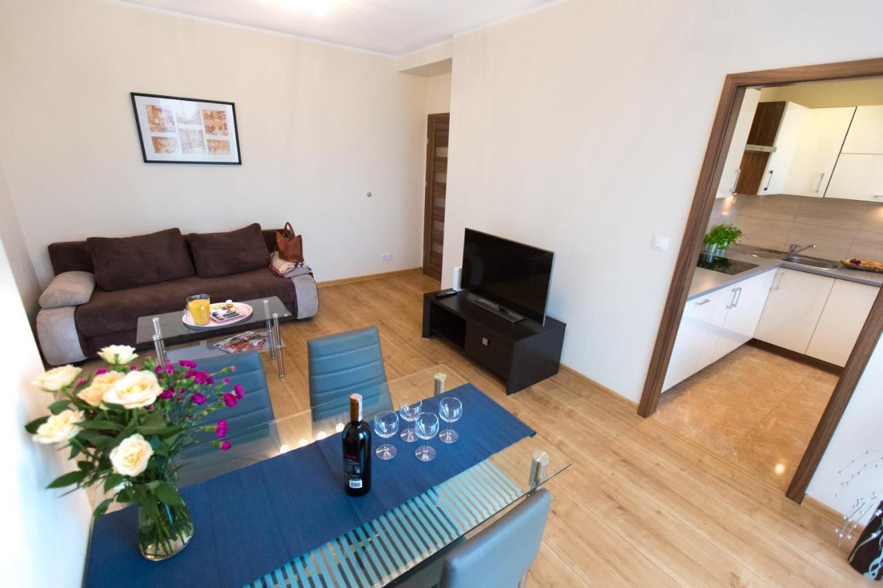 Pcd Aparthotel Wola Варшава Екстериор снимка