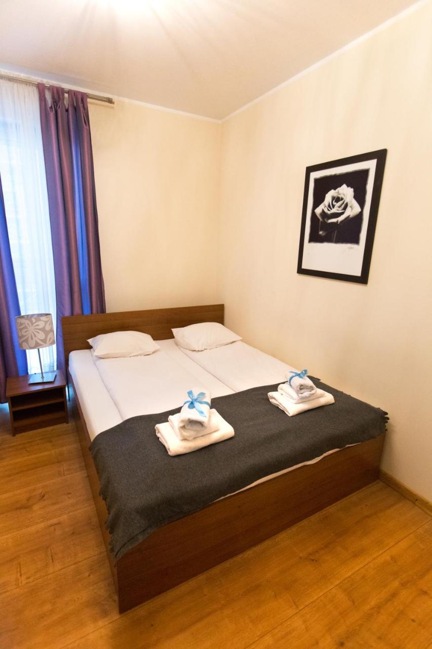 Pcd Aparthotel Wola Варшава Екстериор снимка