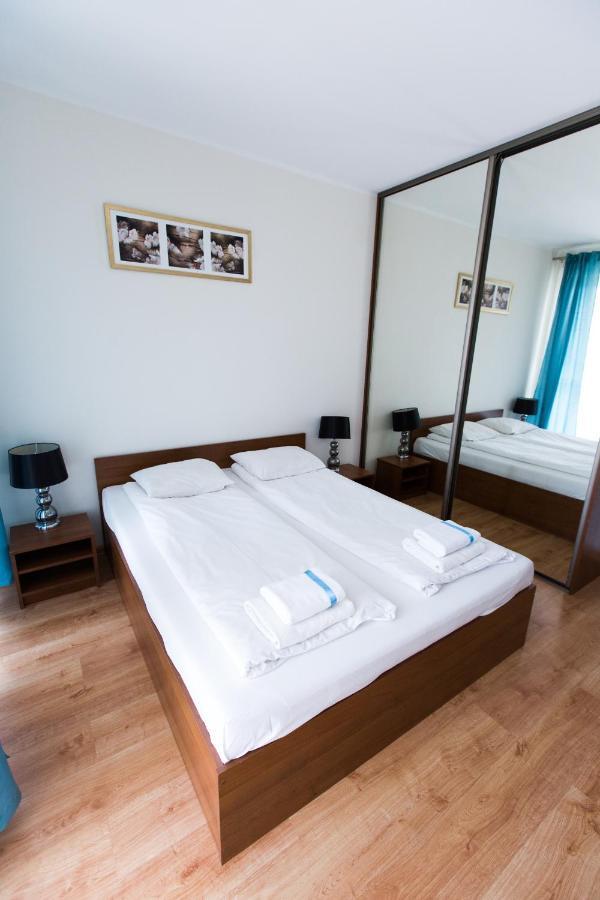 Pcd Aparthotel Wola Варшава Екстериор снимка