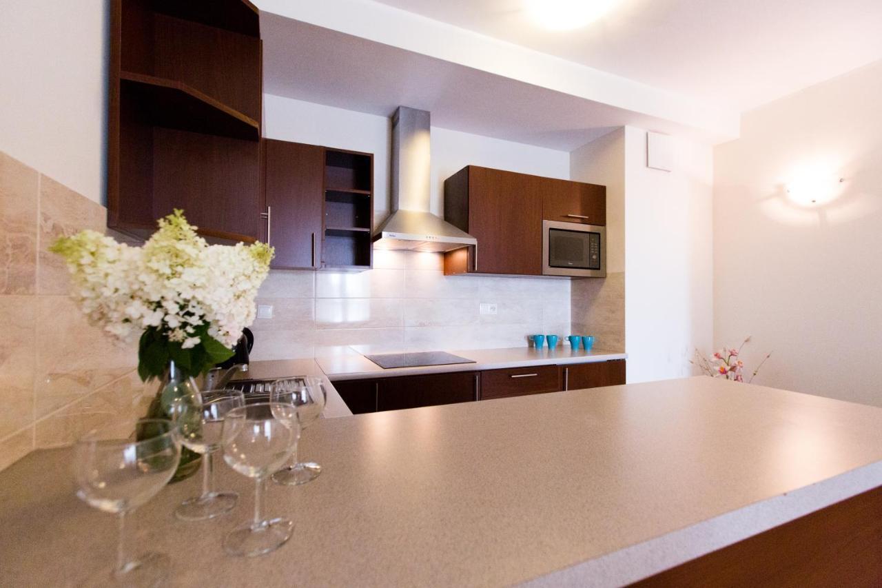 Pcd Aparthotel Wola Варшава Екстериор снимка